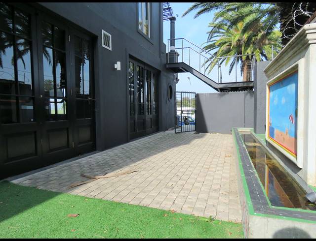 510M² BUSINESS TO LET IN SOMERSET WEST CENTRAL